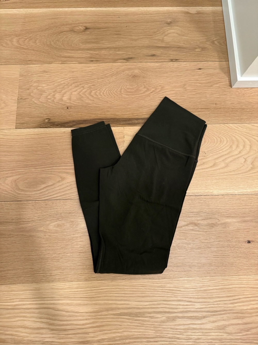 Lululemon as 6 green leggings 28”